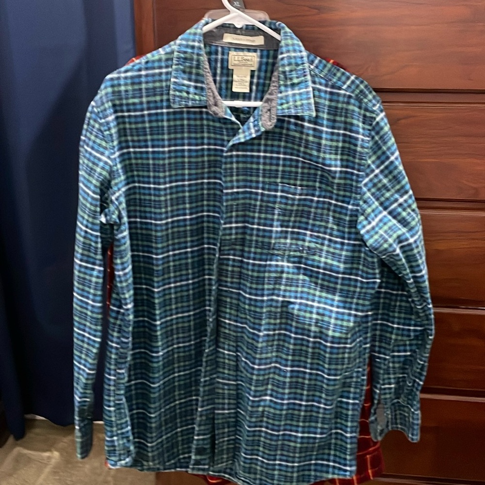 LL Bean men’s LT slightly fitted flannel shirt.  Good condition $25